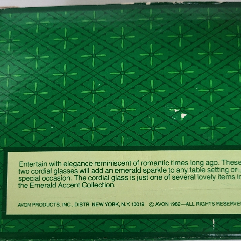 Avon Emerald Green Decanter & Cordial Glasses 5 Pc Set NIB - Picture 7 of 7